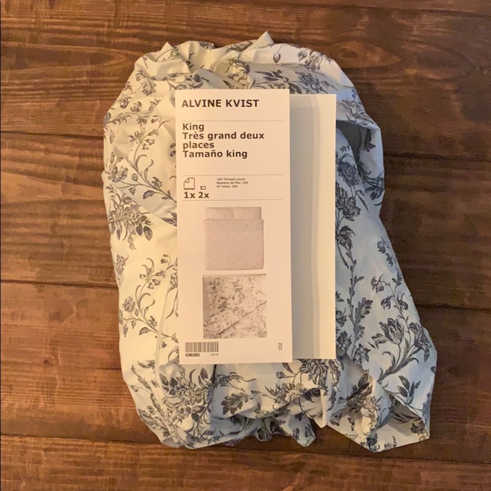 King size Ikea duvet (without the pillowcases)❤️